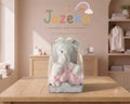 Peluche de pata con mantita rosa en caja de regalo